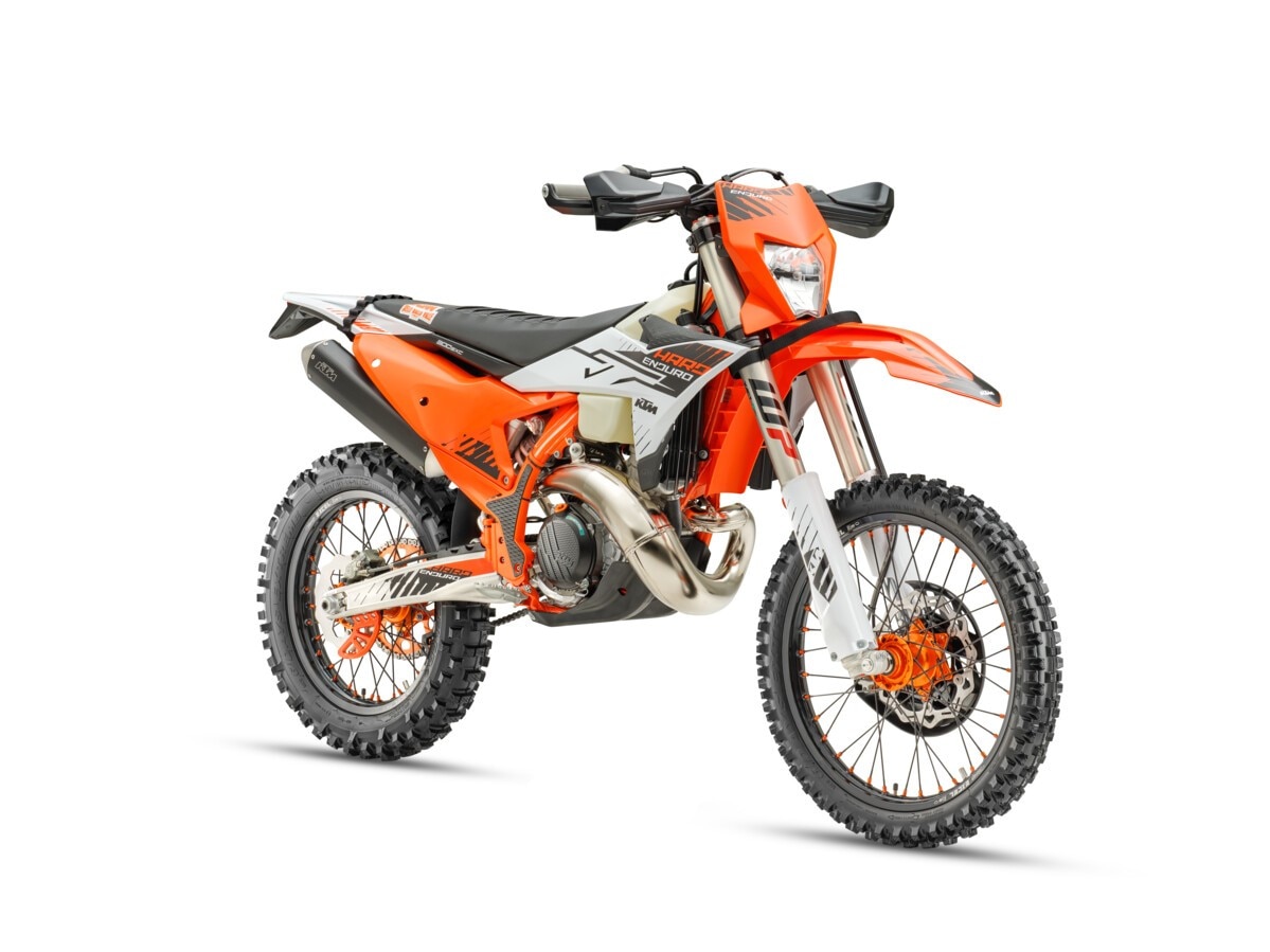 Nuova KTM 300 EXC Hardenduro 2026: regina dell’estremo